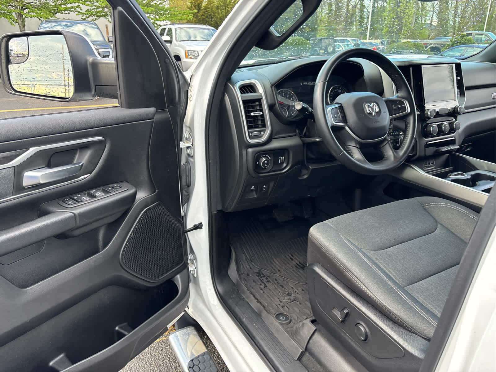 2022 RAM 1500 Big Horn Crew Cab 4x4 5'7" Box