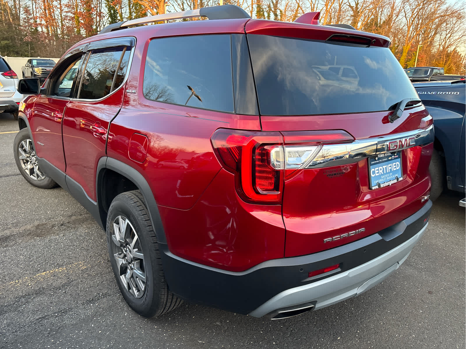 2023 GMC Acadia SLE