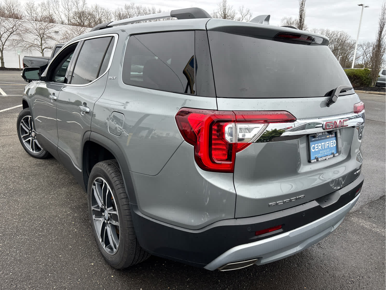 2023 GMC Acadia SLT