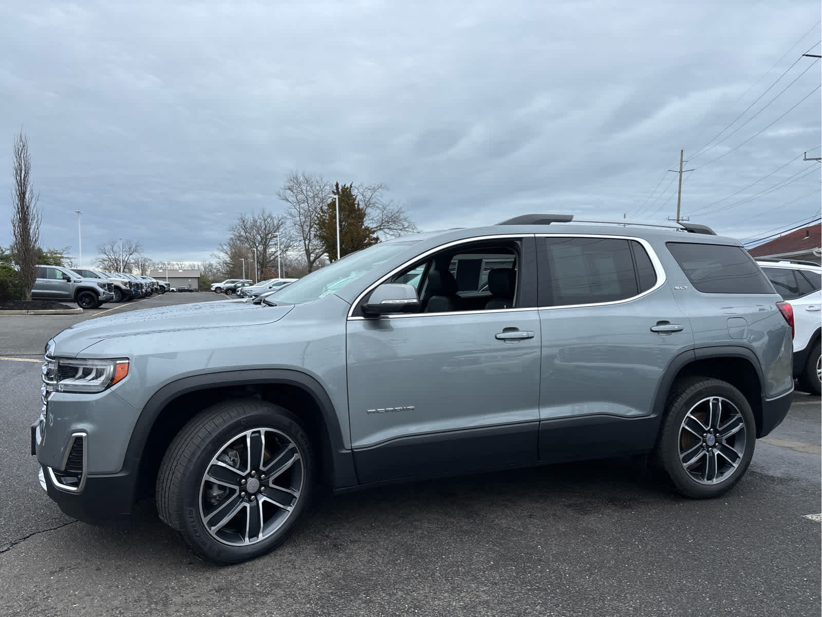 2023 GMC Acadia SLT