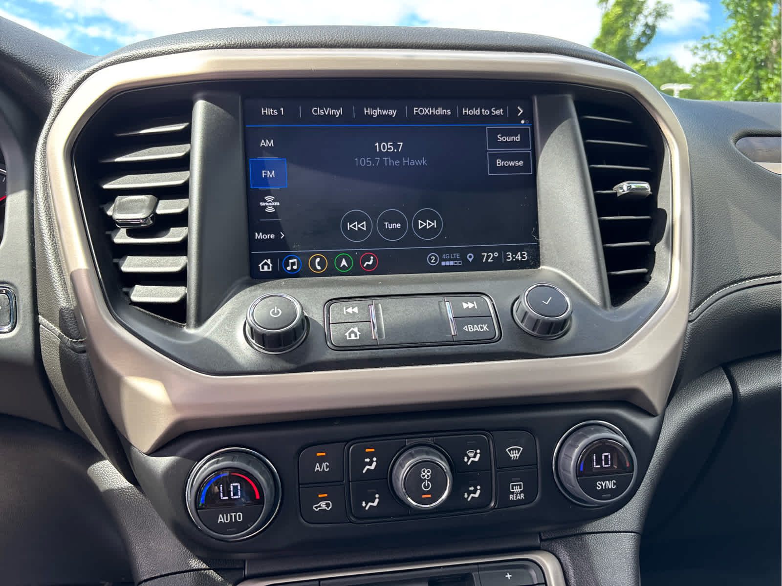 2023 GMC Acadia Denali