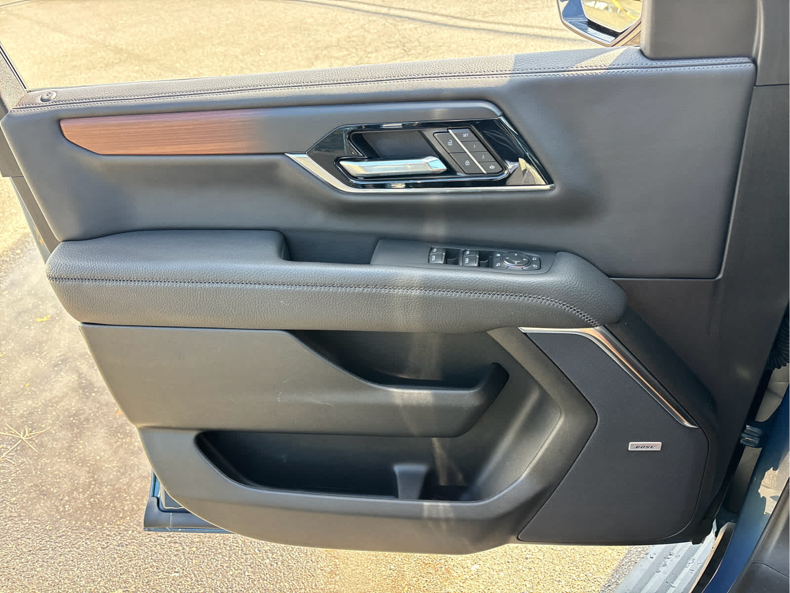 2025 GMC Yukon Denali - Photo 22