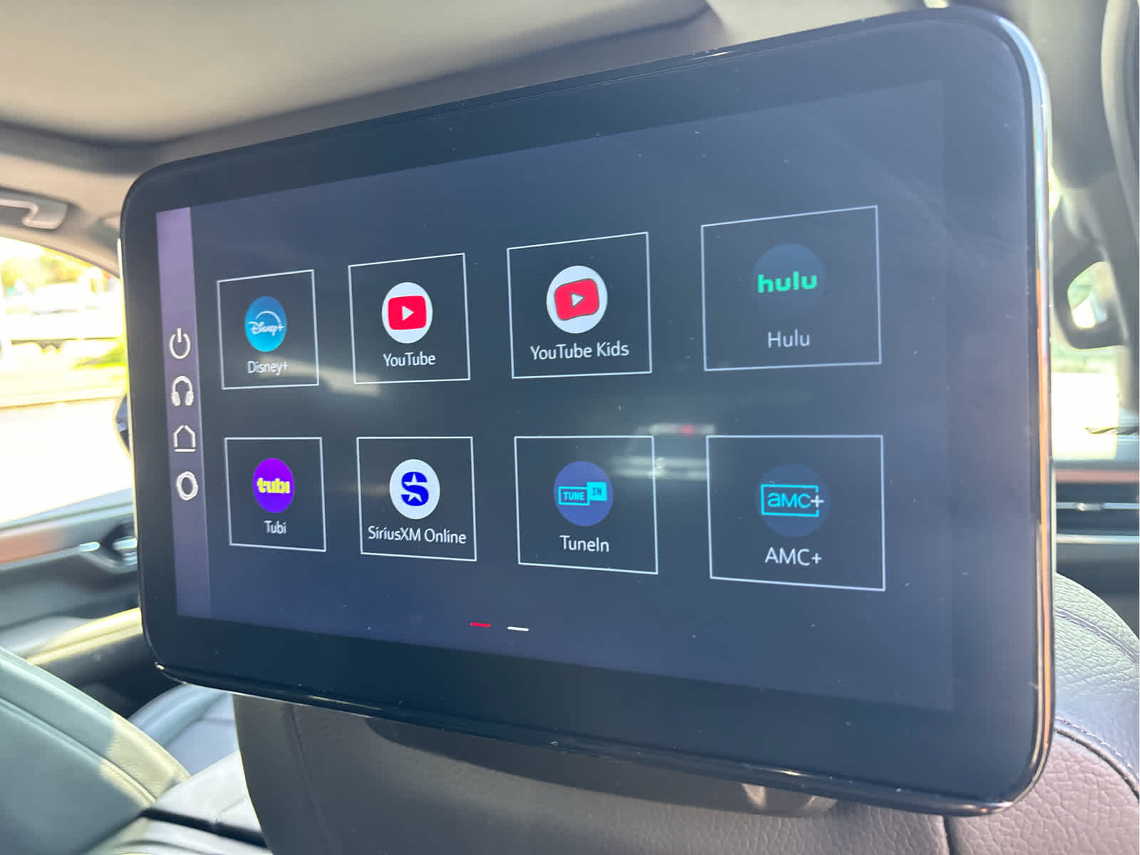 2025 GMC Yukon Denali - Photo 28