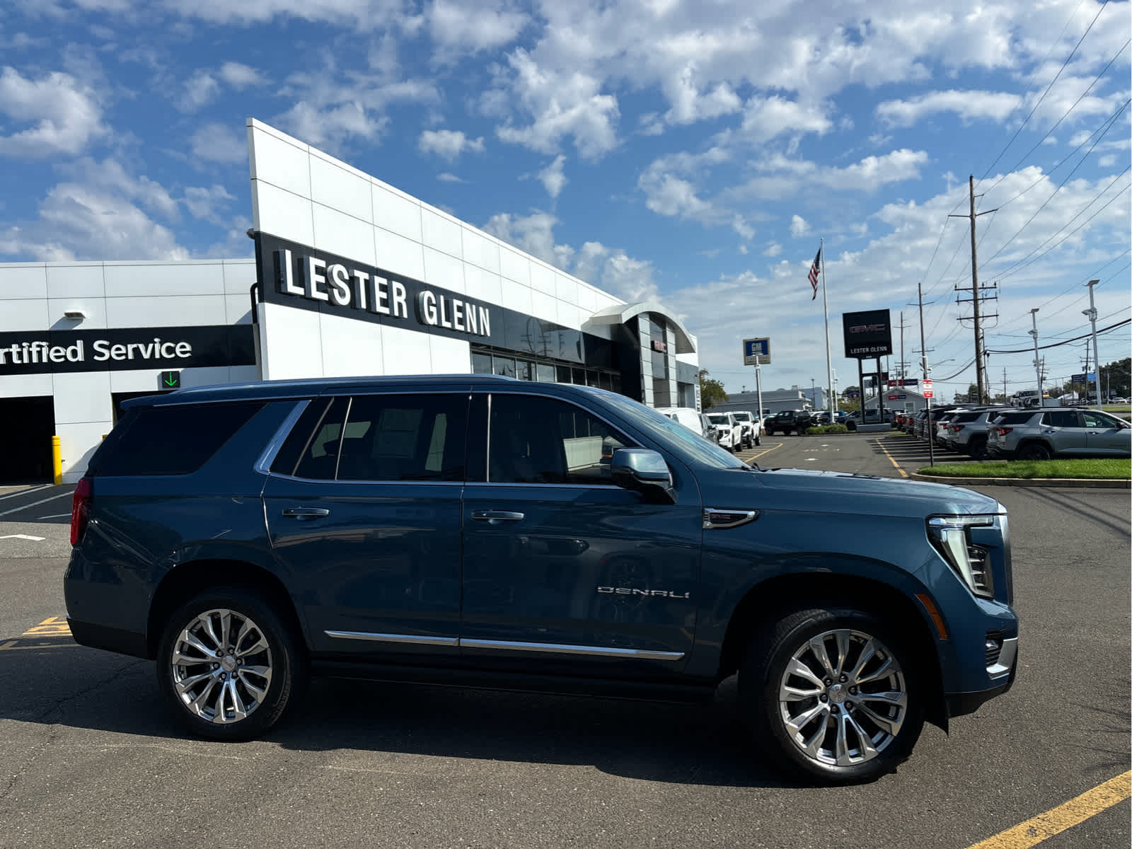 2025 GMC Yukon Denali - Photo 3