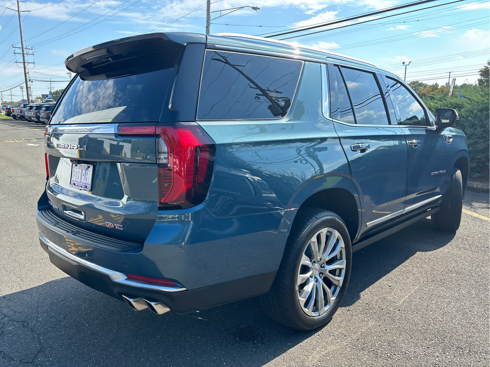 2025 GMC Yukon Denali - Photo 35