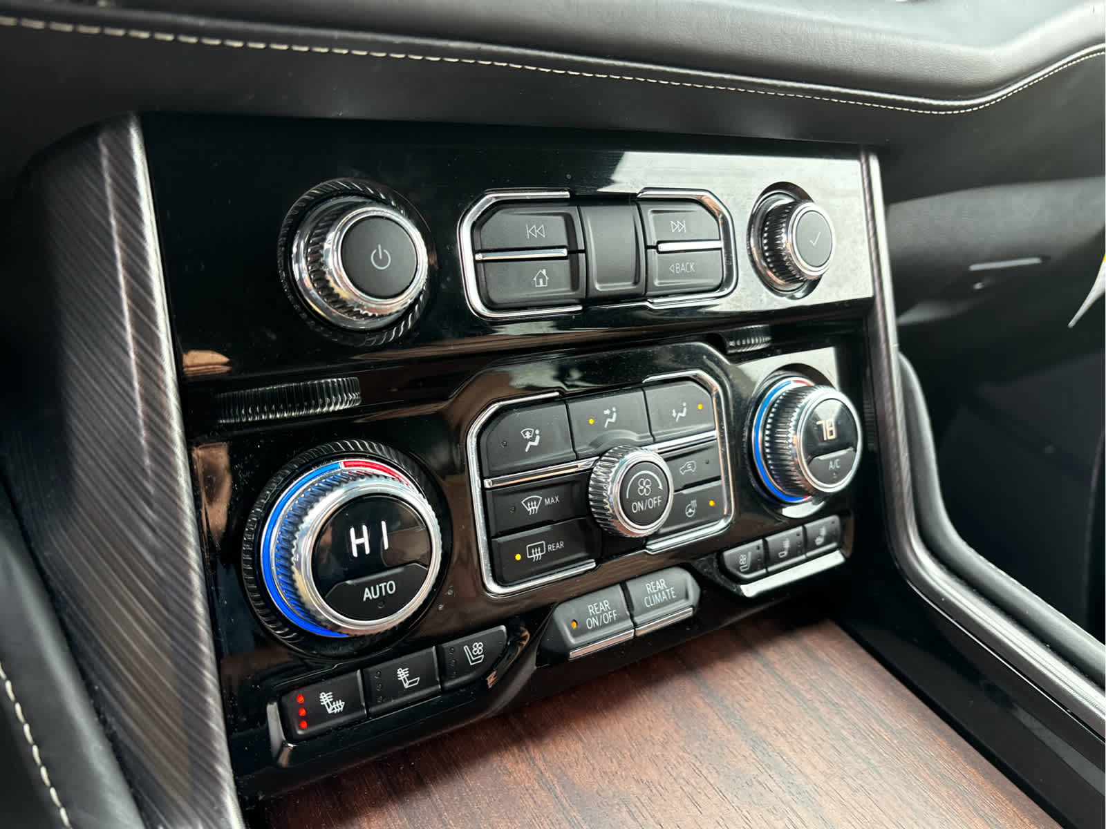 2023 GMC Yukon Denali Ultimate