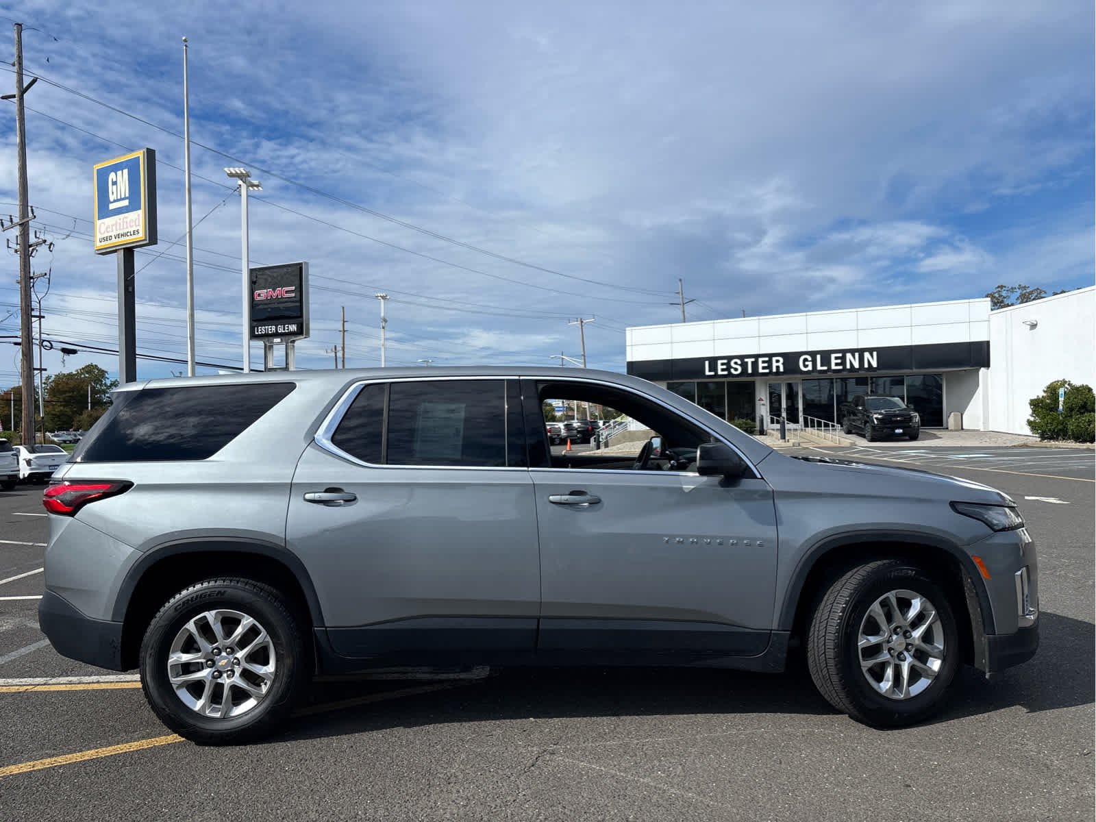 2023 Chevrolet Traverse LS