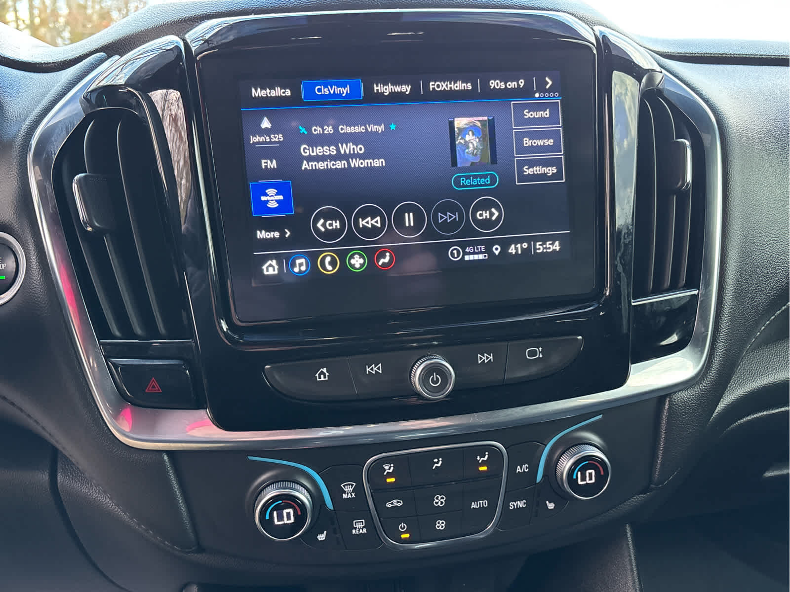 2023 Chevrolet Traverse LT Cloth