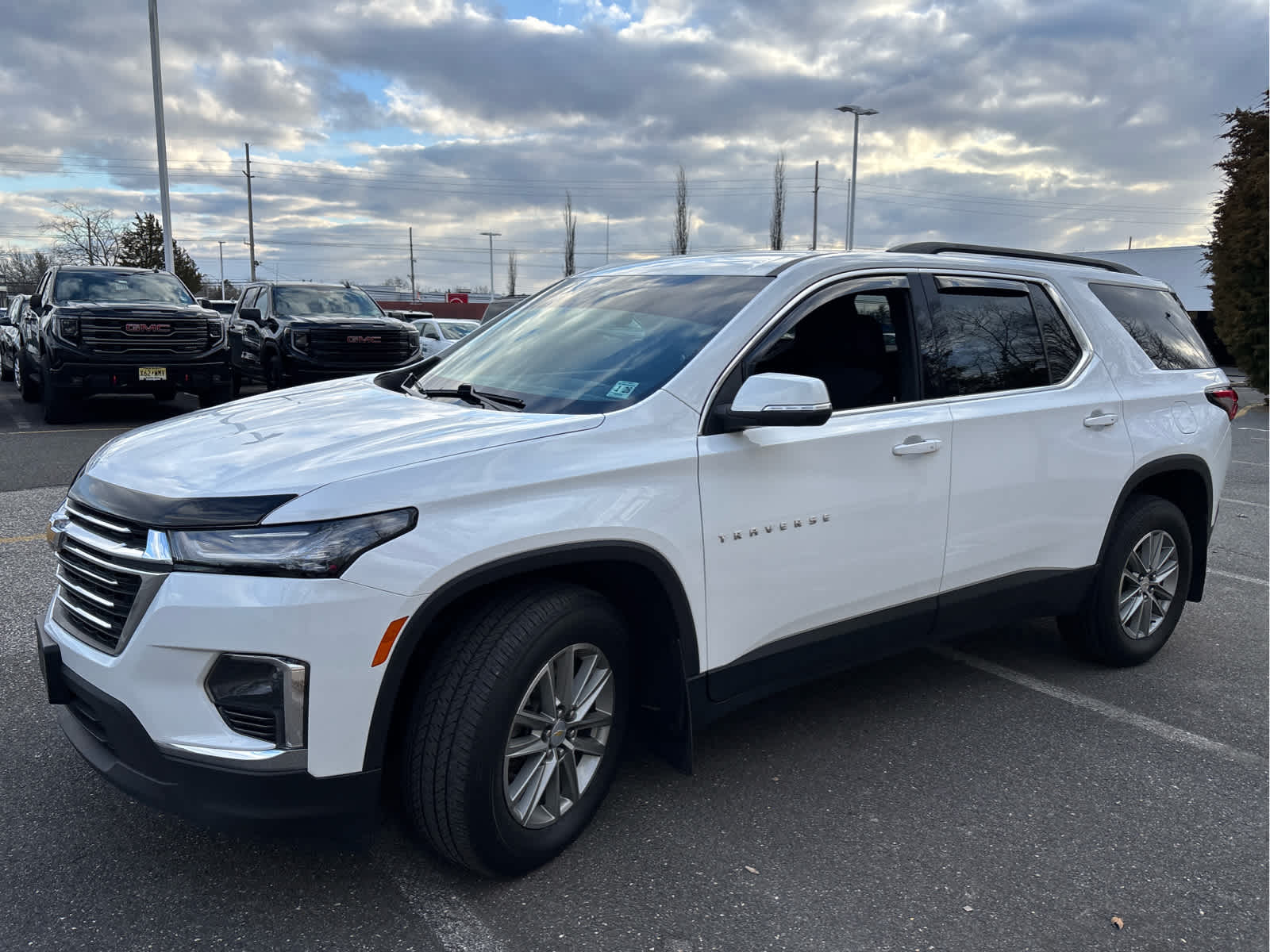 2023 Chevrolet Traverse LT Cloth
