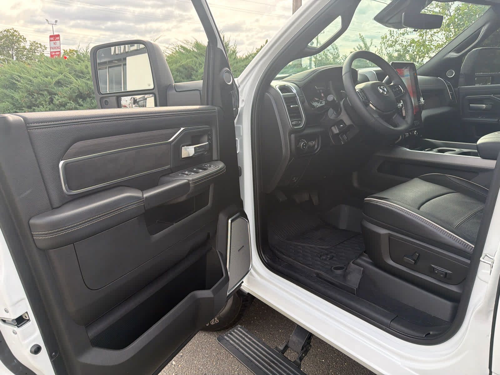 2026 RAM 2500 Laramie Crew Cab 4x4 6'4" Box