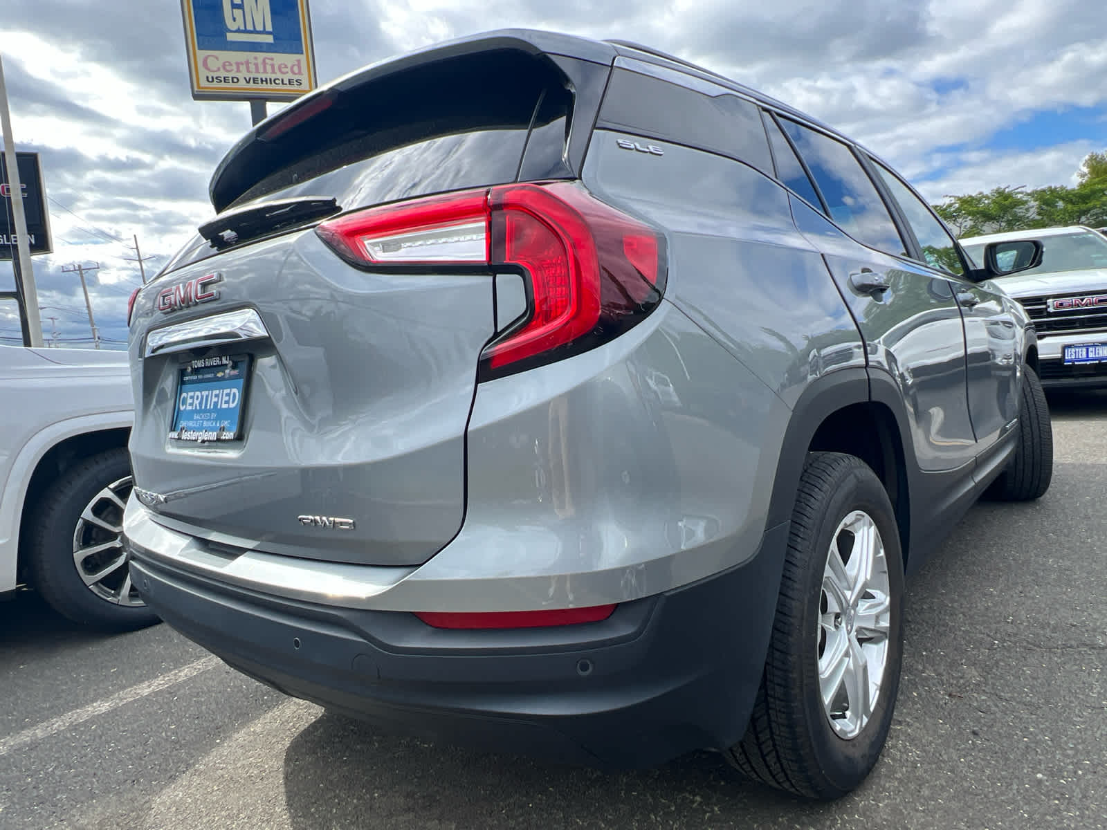 2023 GMC Terrain SLE