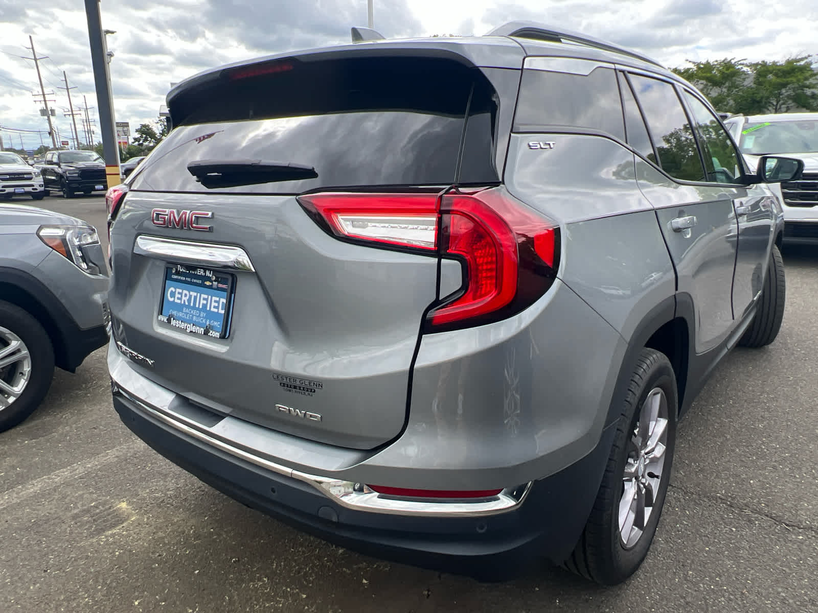 2023 GMC Terrain SLT