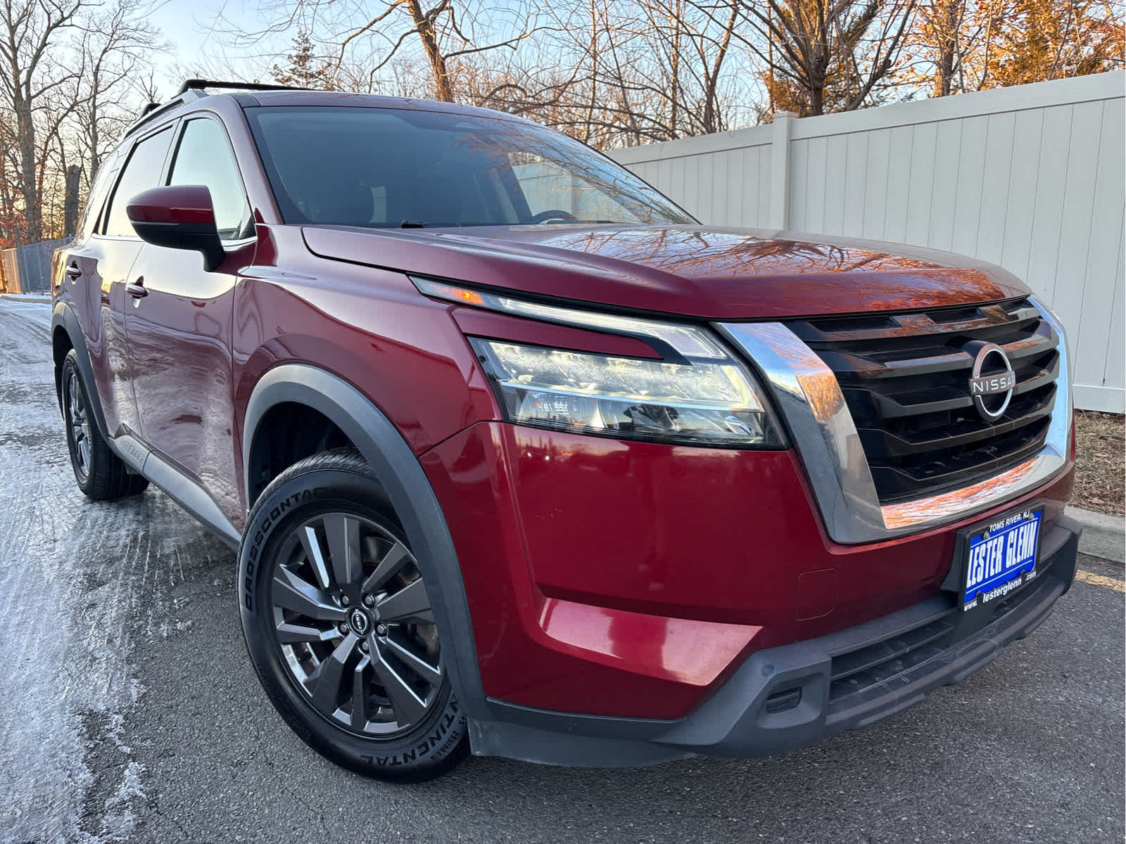 2022 Nissan Pathfinder SV