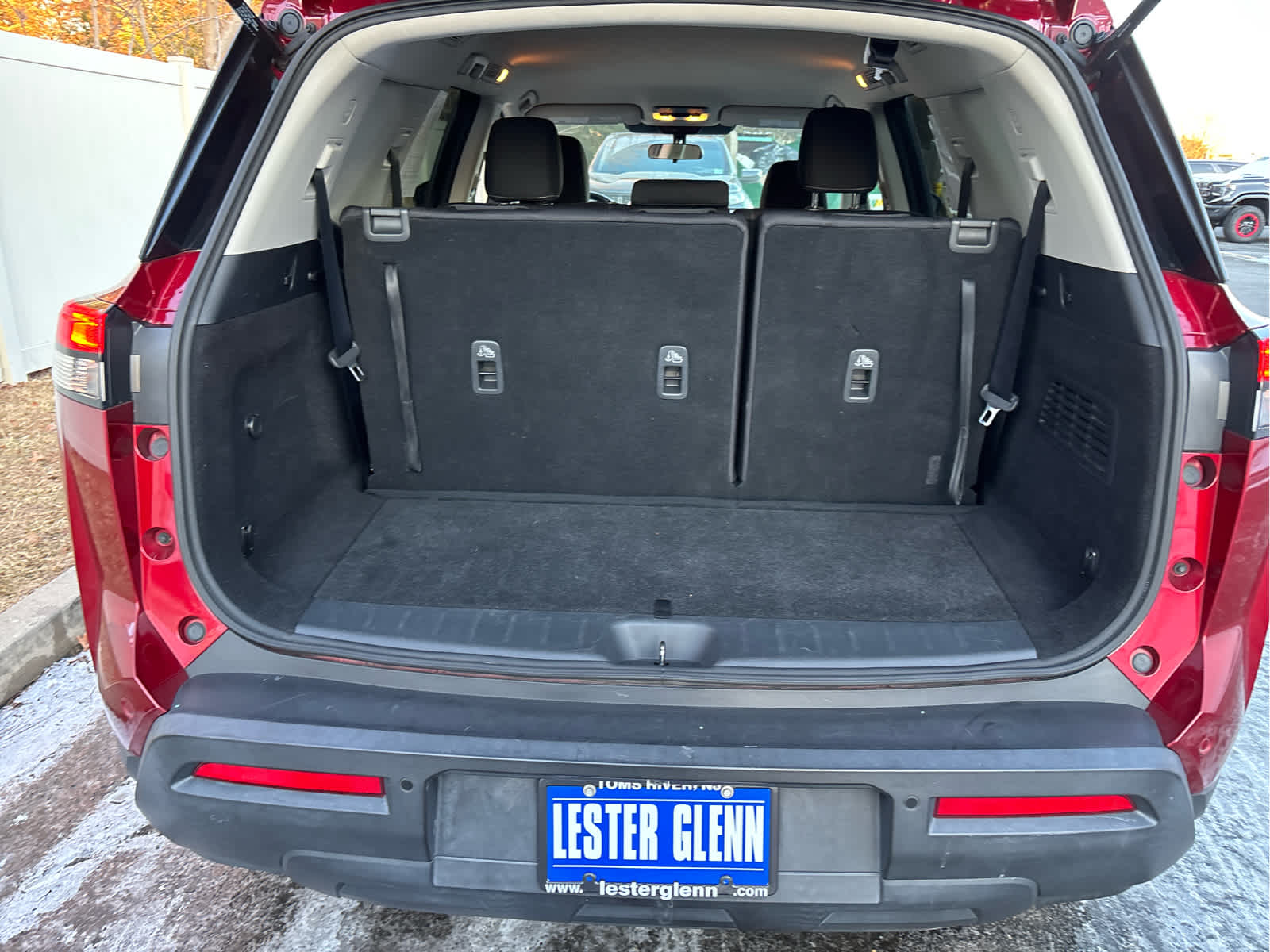 2022 Nissan Pathfinder SV