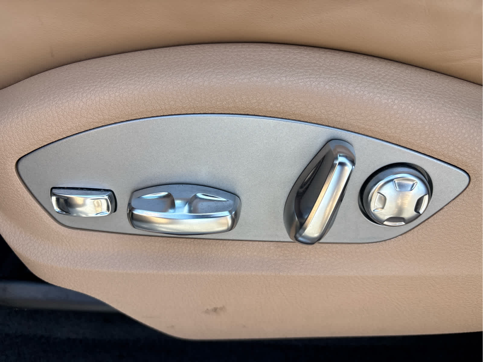 2023 Porsche Macan S