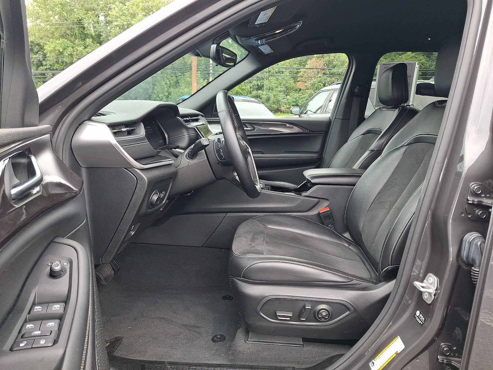 2022 Jeep Grand Cherokee Altitude