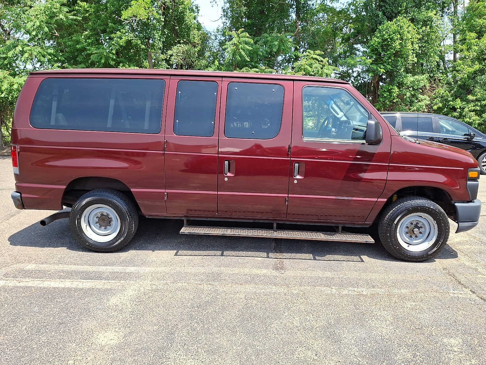 2010 Ford Econoline Wagon XL