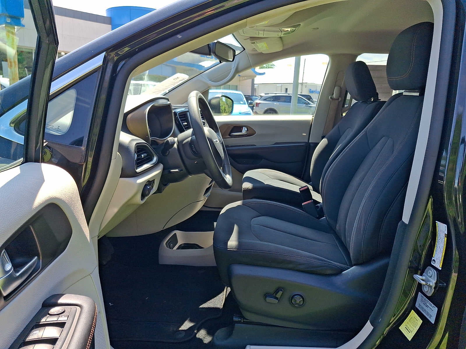2017 Chrysler Pacifica LX