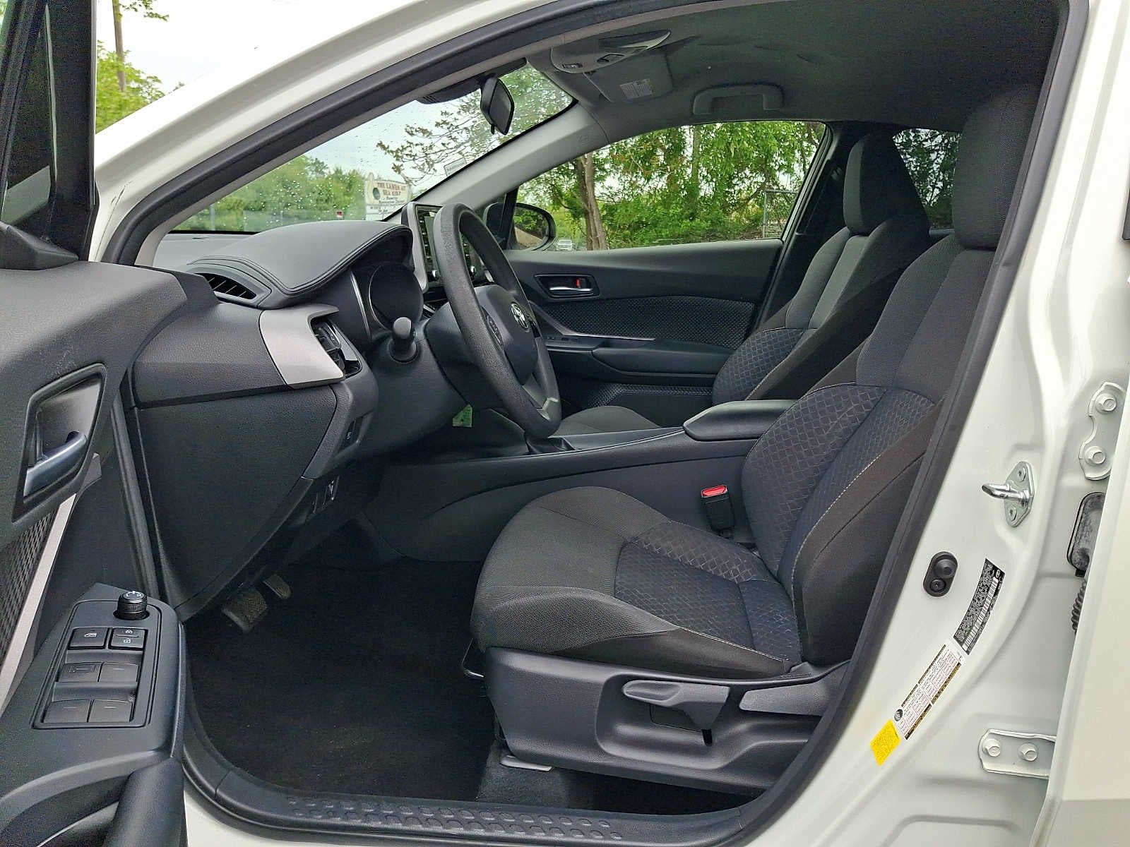 2020 Toyota C-HR LE