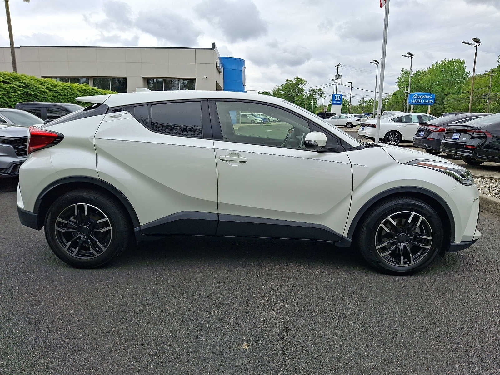 2020 Toyota C-HR LE