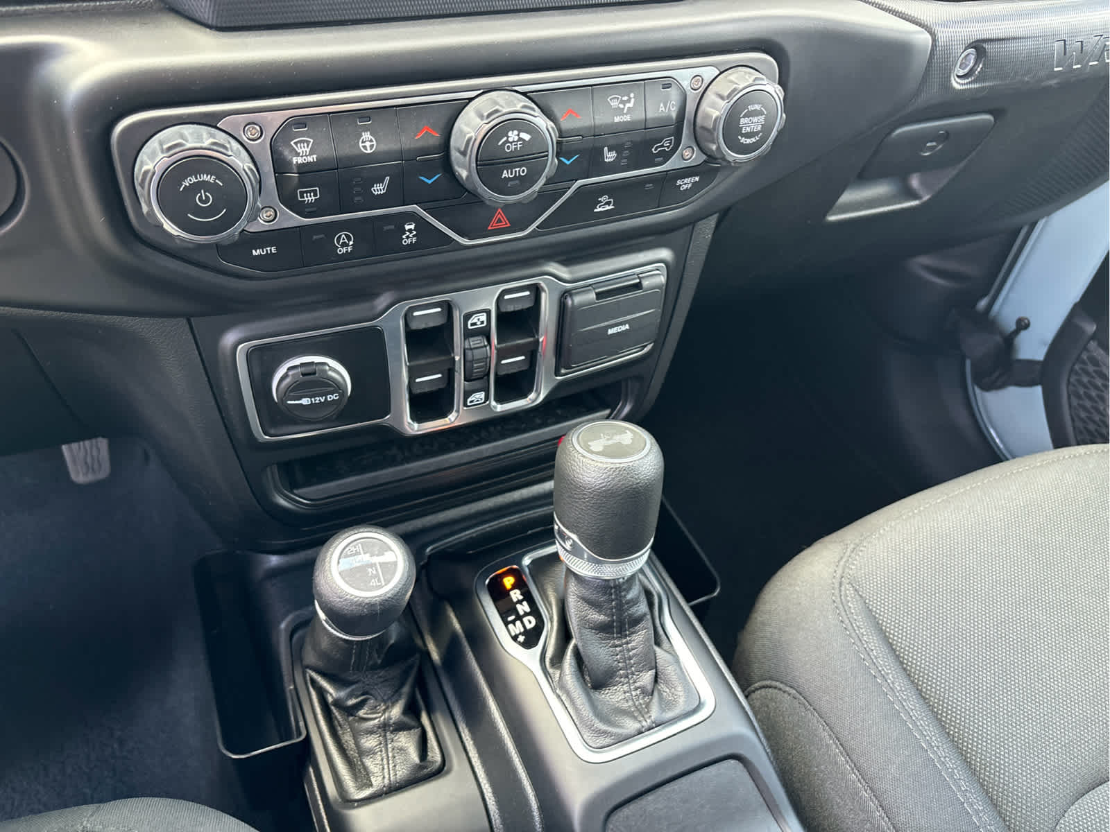 2023 Jeep Wrangler Sport Altitude