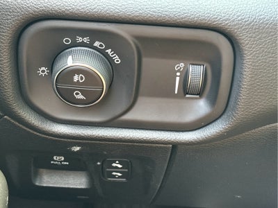 2025 RAM 1500 Big Horn Crew Cab 4x4 5'7" Box