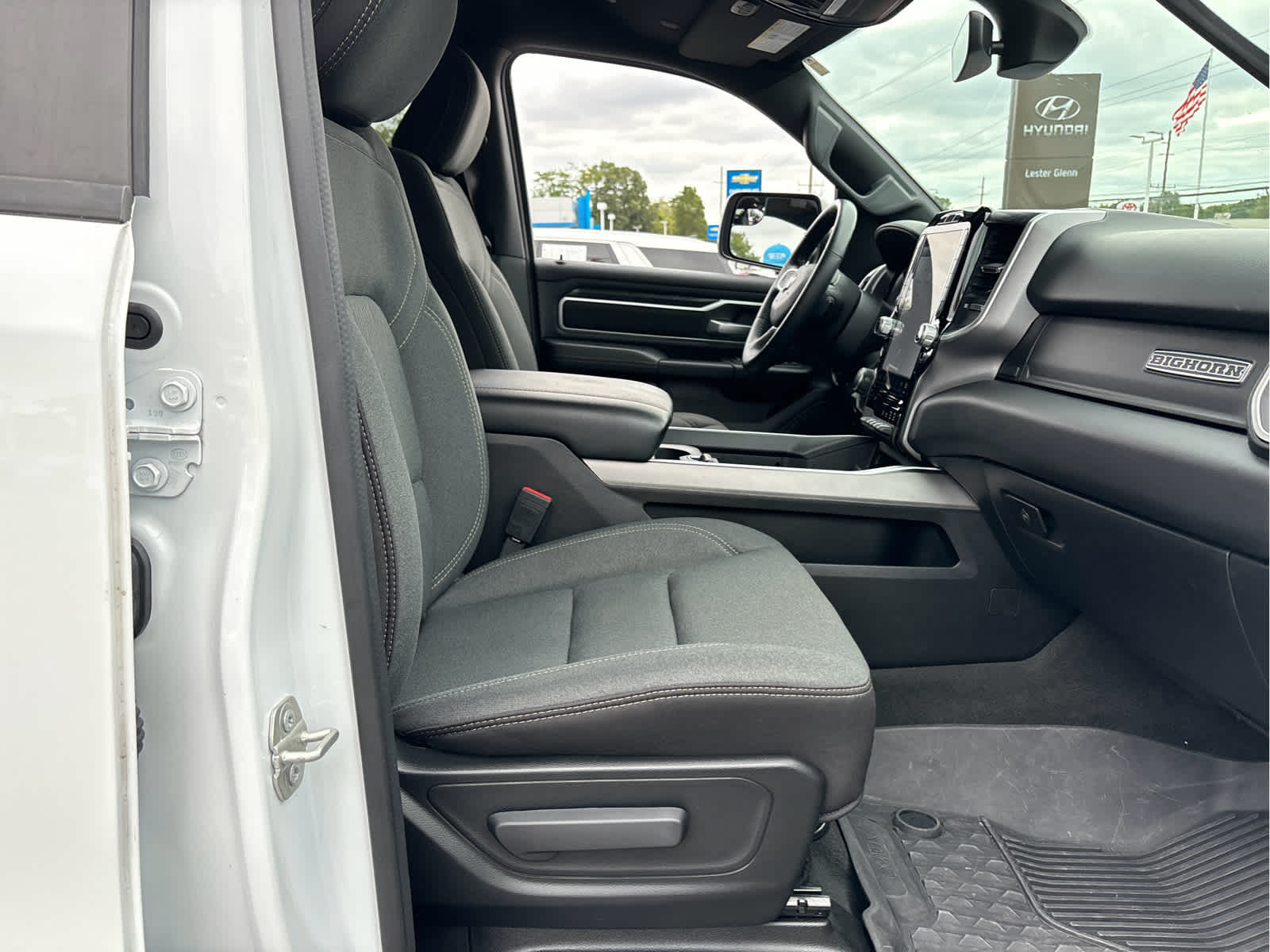 2023 RAM 1500 Big Horn Crew Cab 4x4 5'7" Box