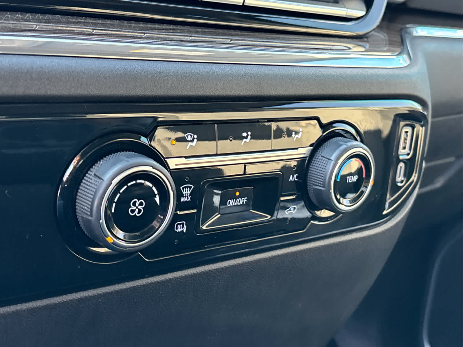 2024 Chevrolet Silverado 3500 HD LT DRW