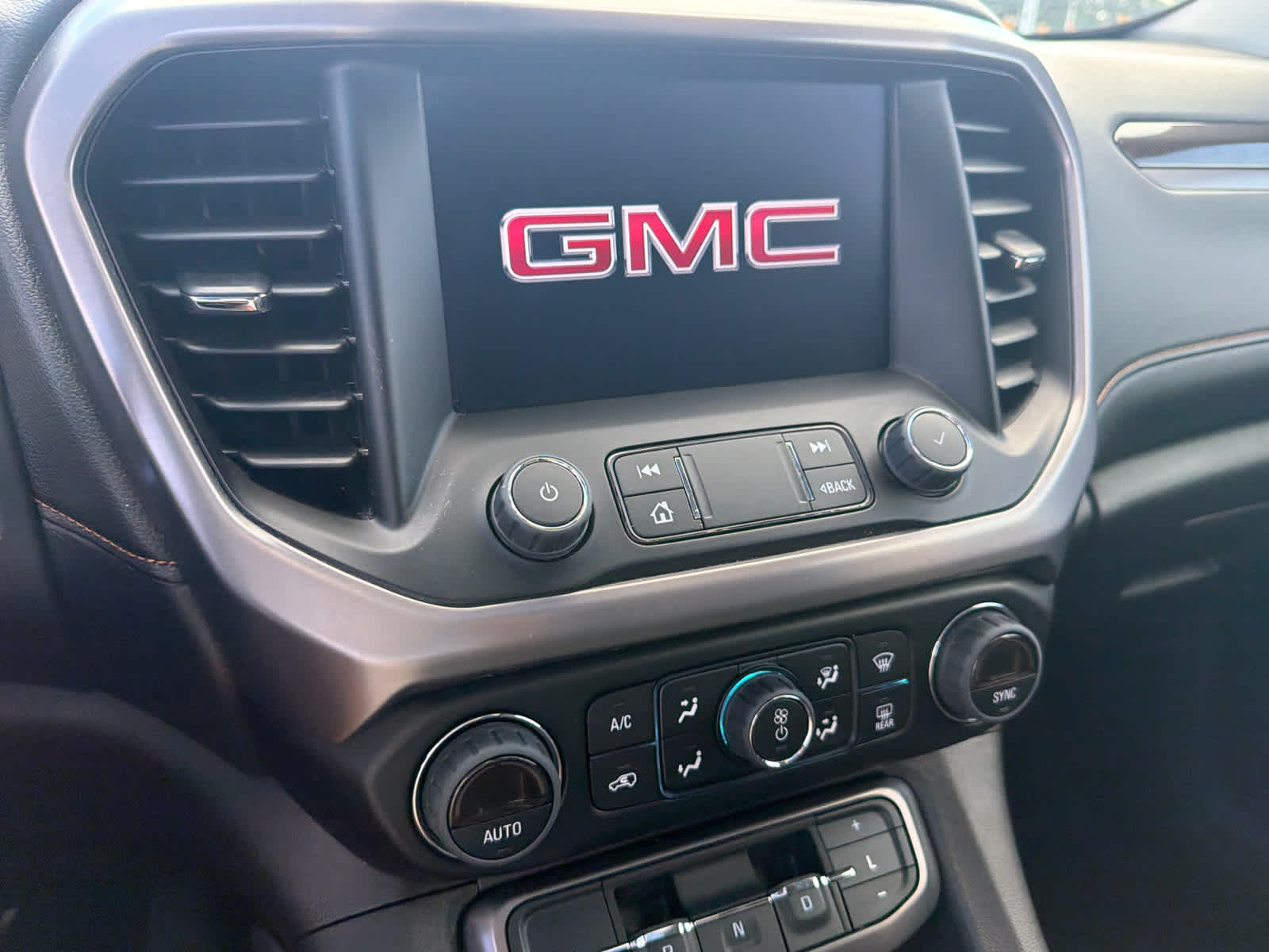 2023 GMC Acadia AT4