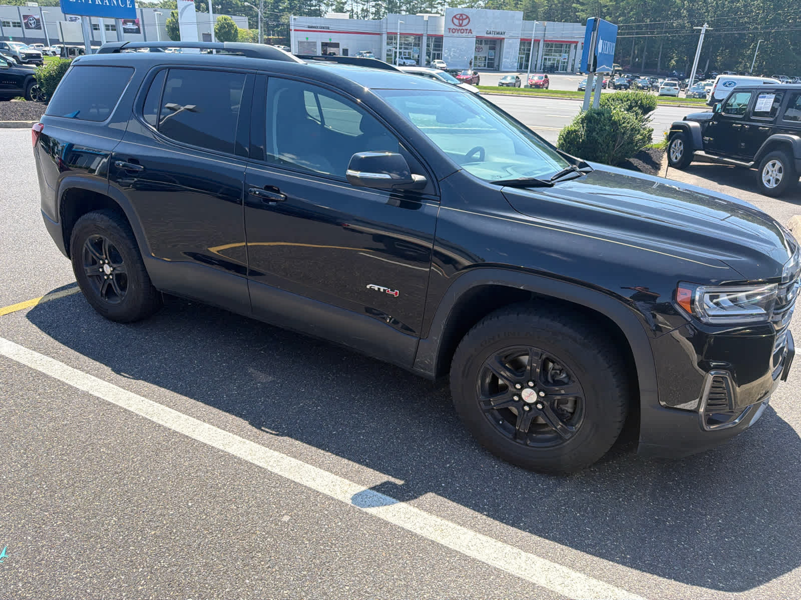 2023 GMC Acadia AT4