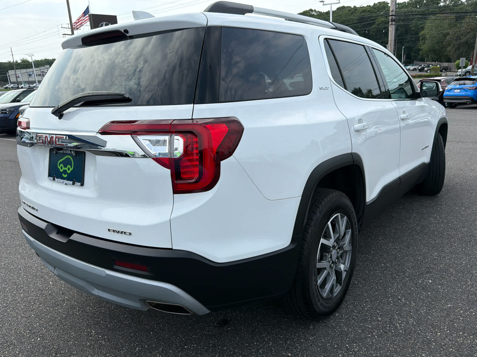 2023 GMC Acadia SLT