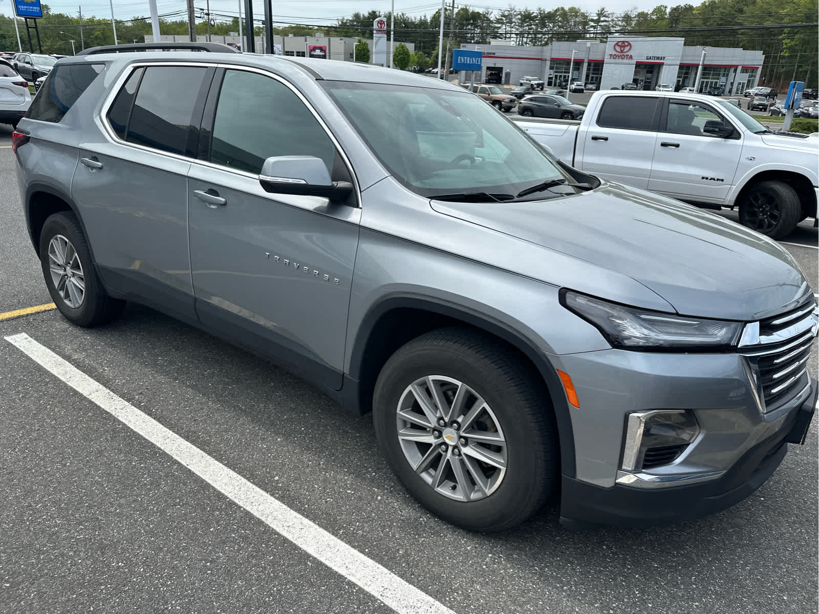 2023 Chevrolet Traverse LT Cloth