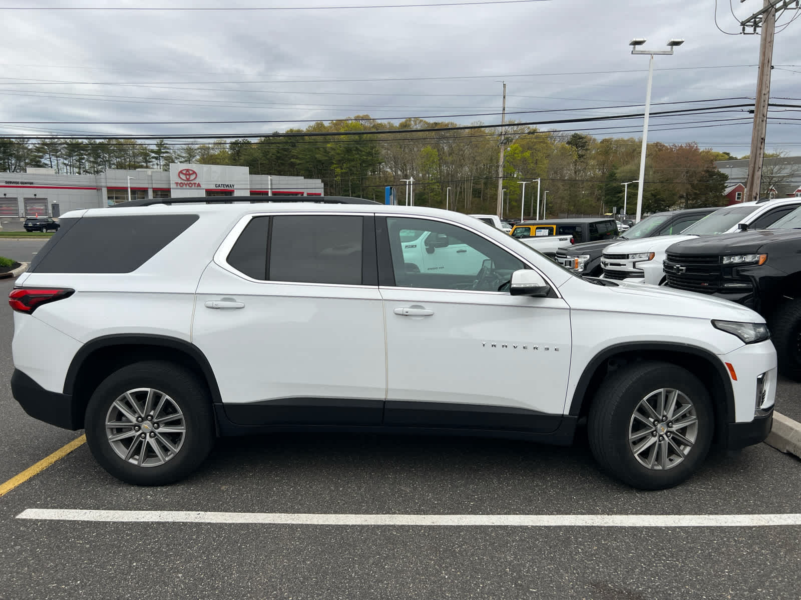 2023 Chevrolet Traverse LT Cloth