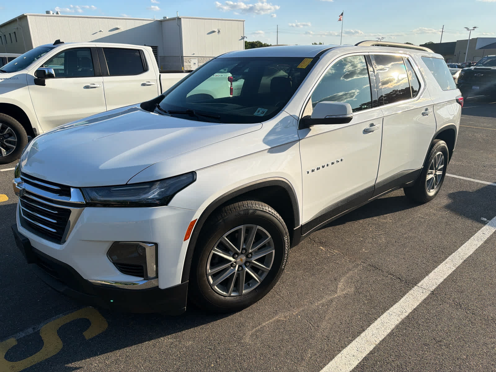 2023 Chevrolet Traverse LT Cloth