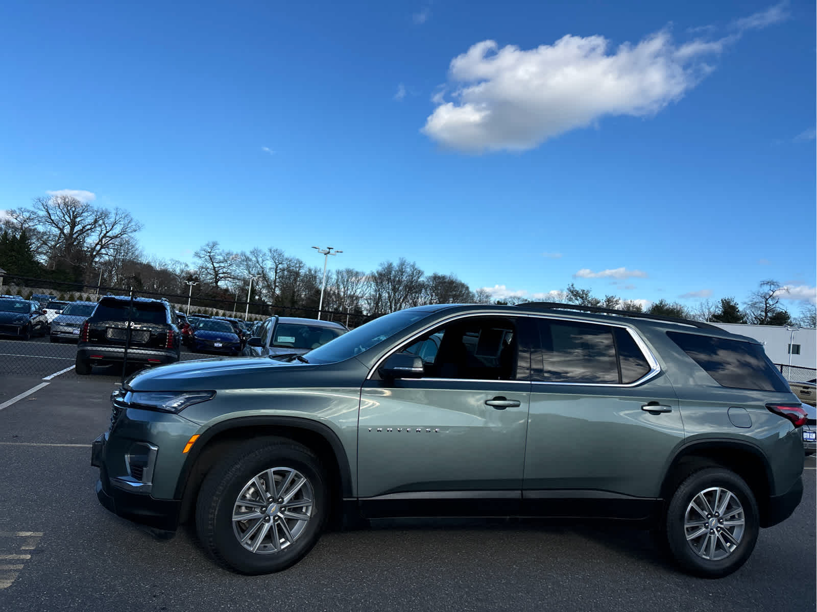 2023 Chevrolet Traverse LT Cloth