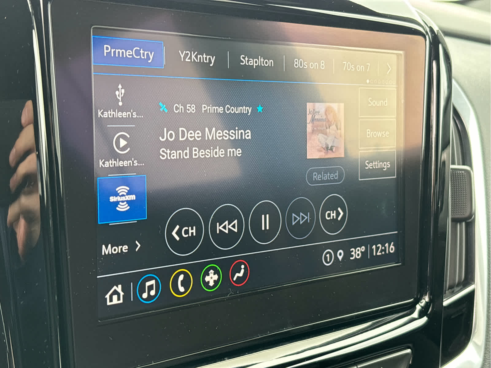 2022 Chevrolet Traverse LT Cloth