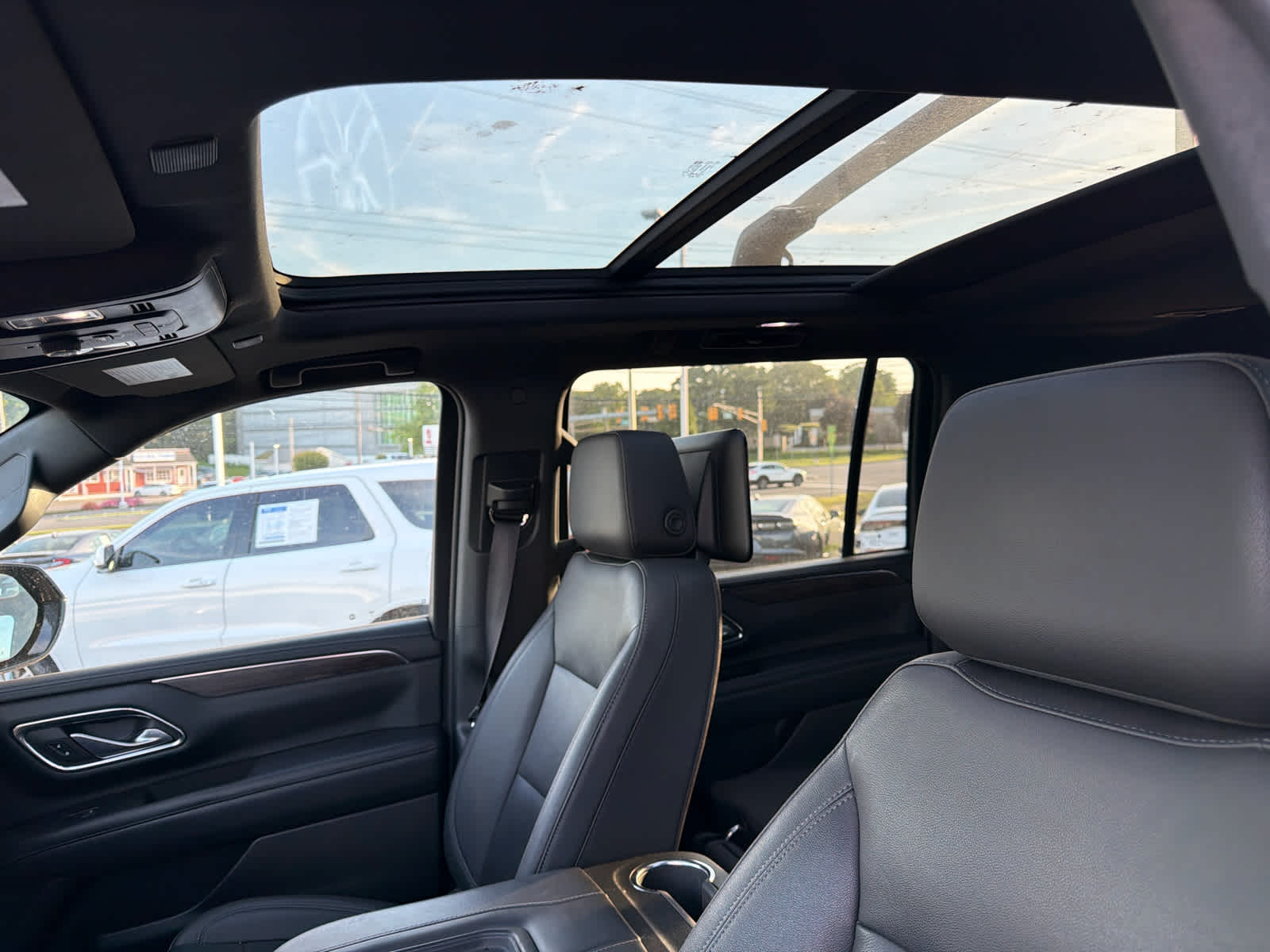 2023 Chevrolet Suburban LT