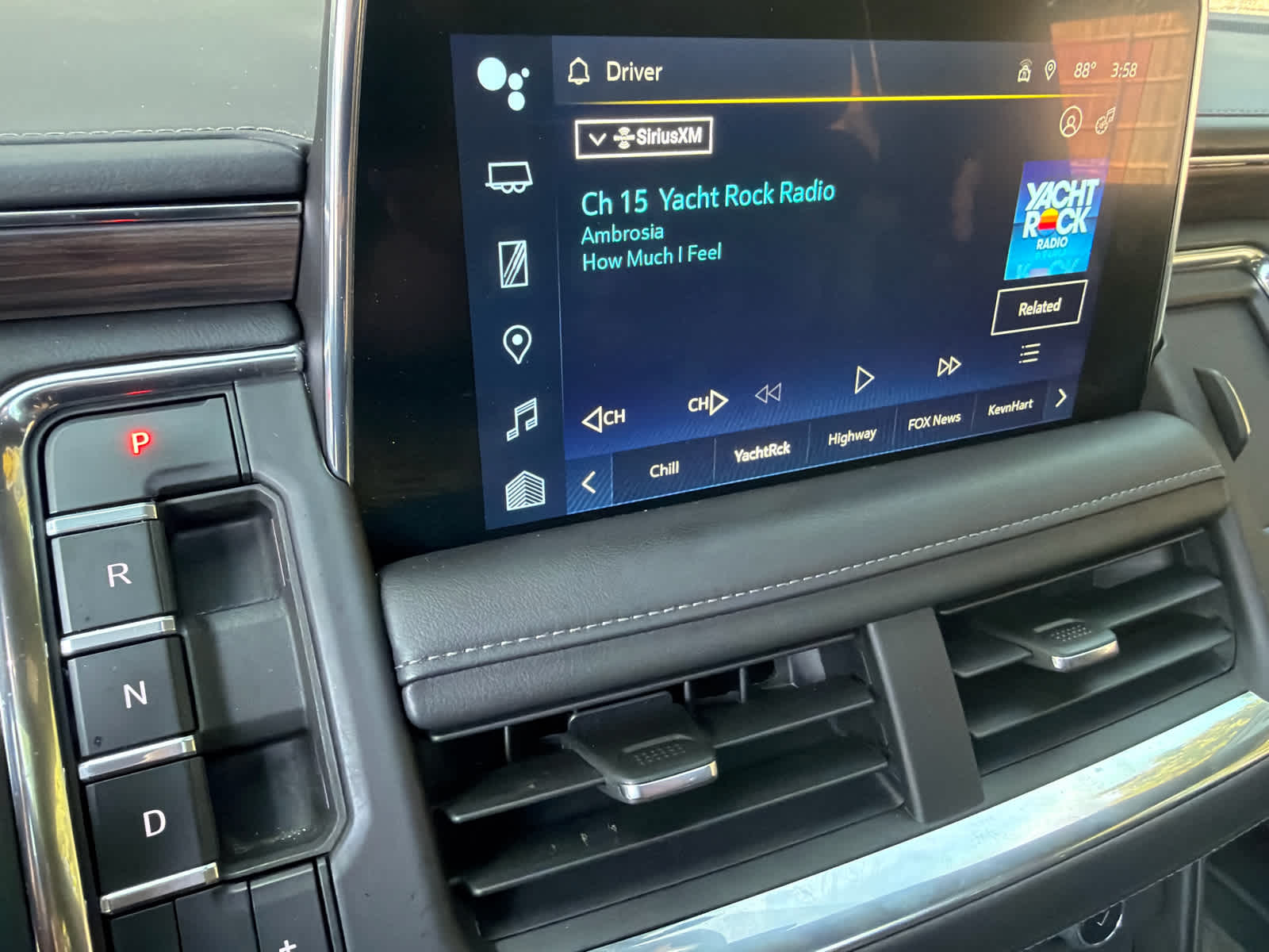 2024 Chevrolet Suburban LT