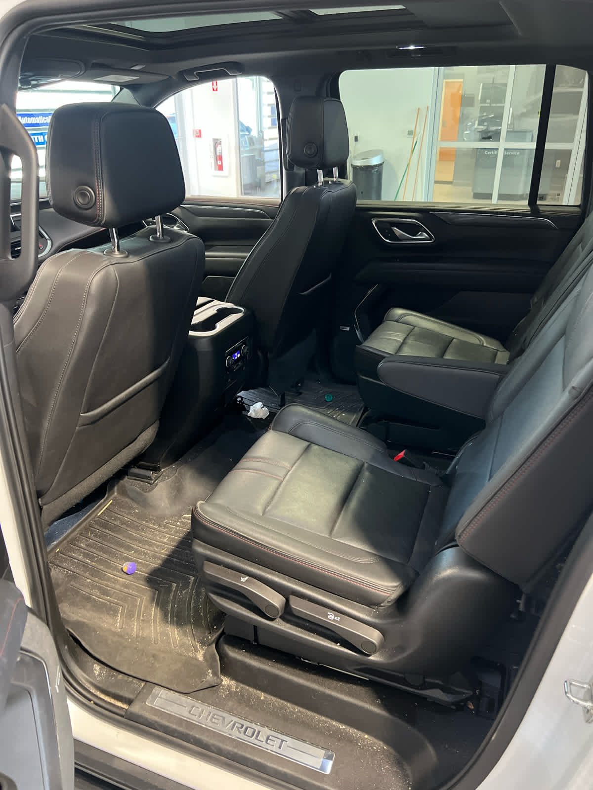 2023 Chevrolet Suburban RST