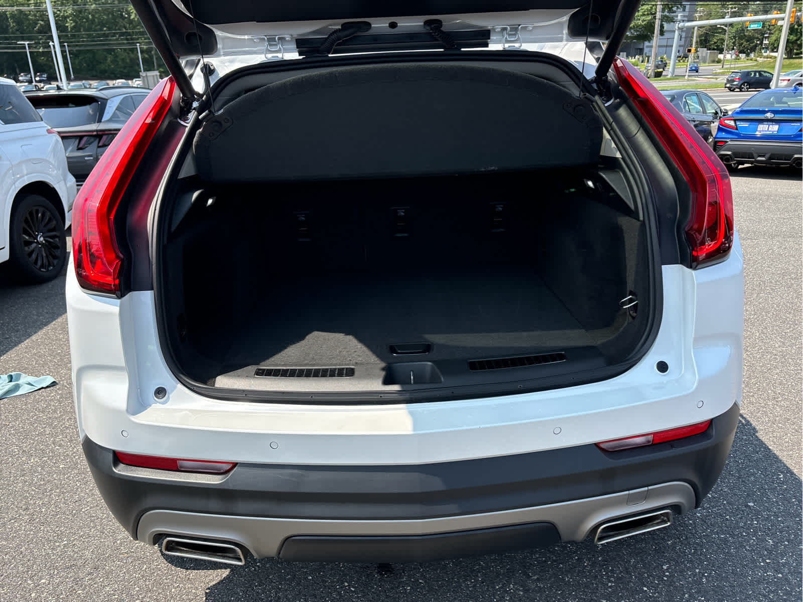 2023 Cadillac XT4 Premium Luxury
