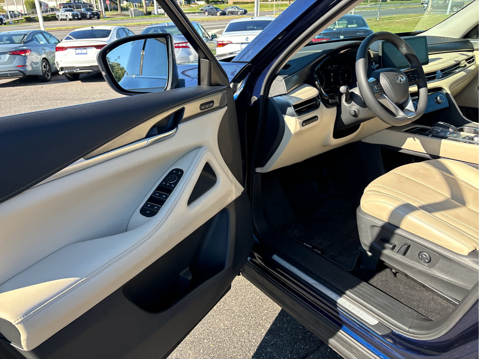 2022 INFINITI QX60 LUXE AWD