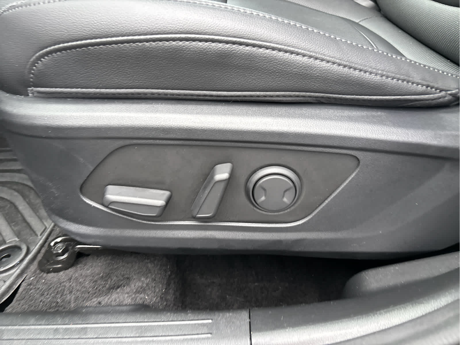 2025 Hyundai Santa Cruz SEL Activity