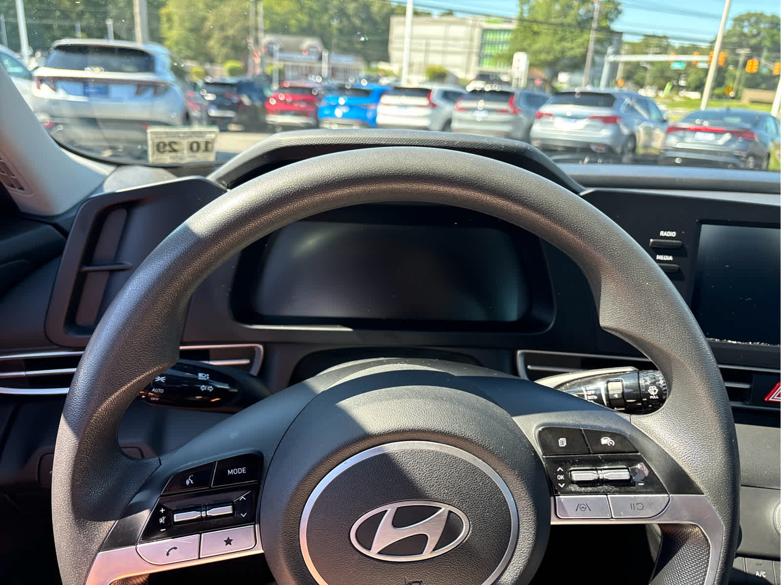 2025 Hyundai Elantra SE