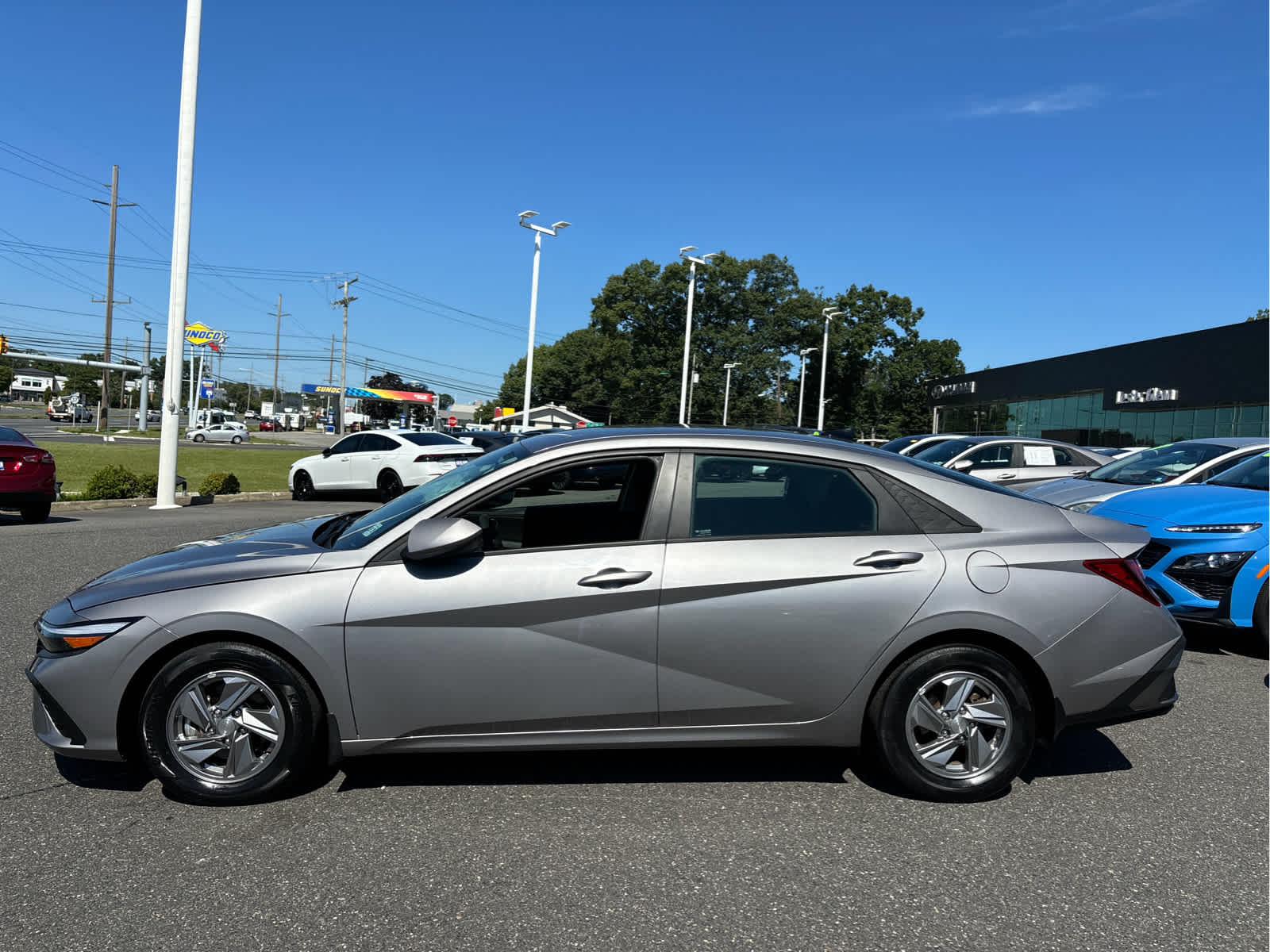 2025 Hyundai Elantra SE