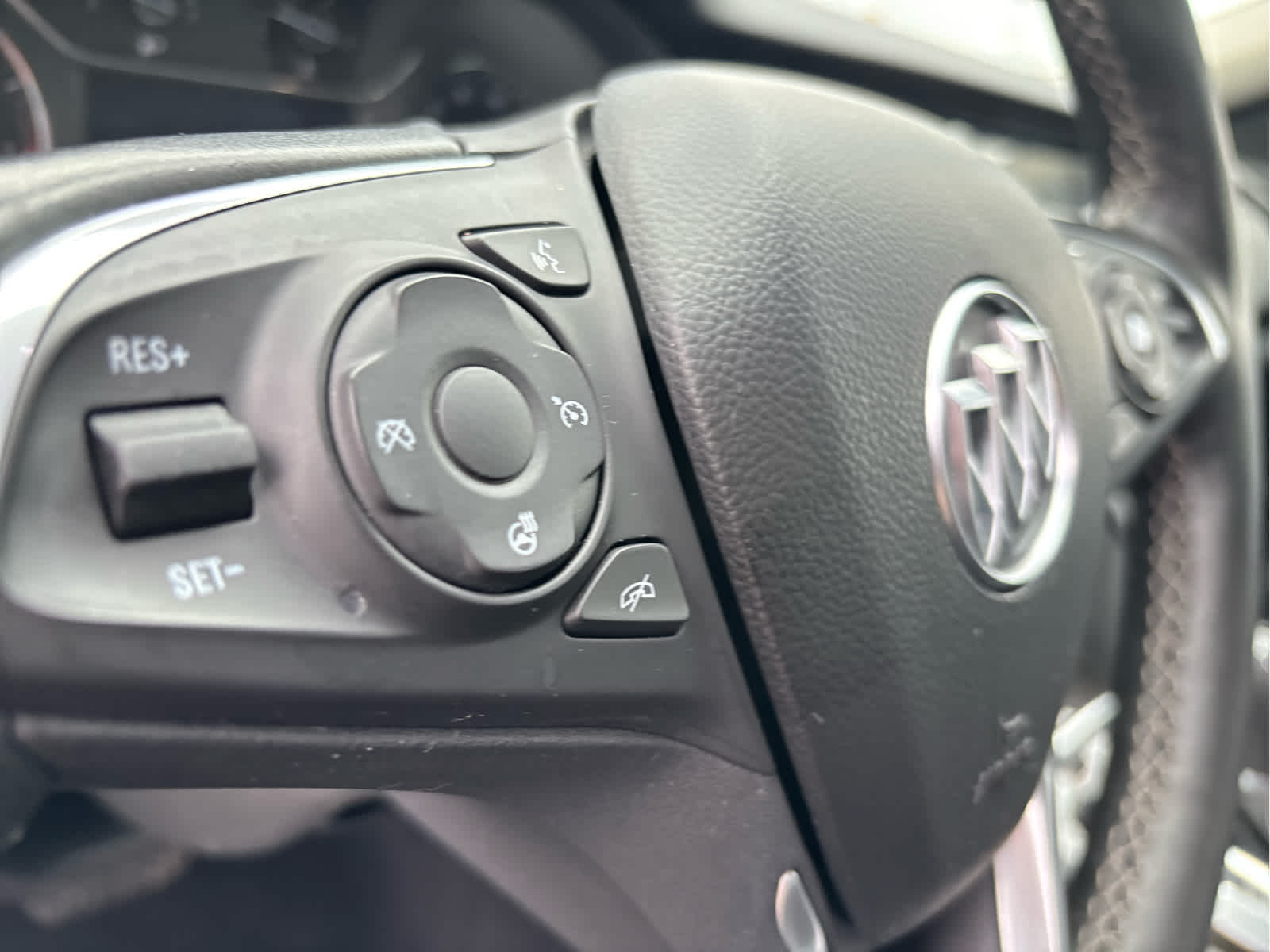 2020 Buick Regal Sportback Essence