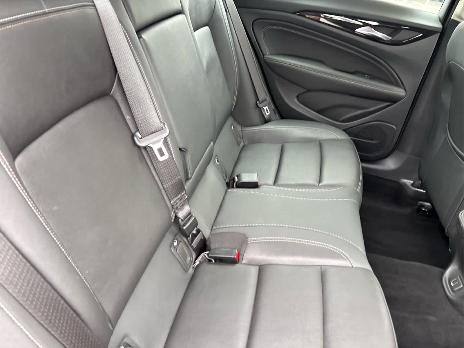 2020 Buick Regal Sportback Essence