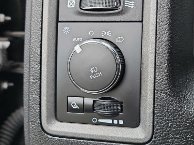 2018 RAM 1500 Express Crew Cab 4x4 5'7" Box