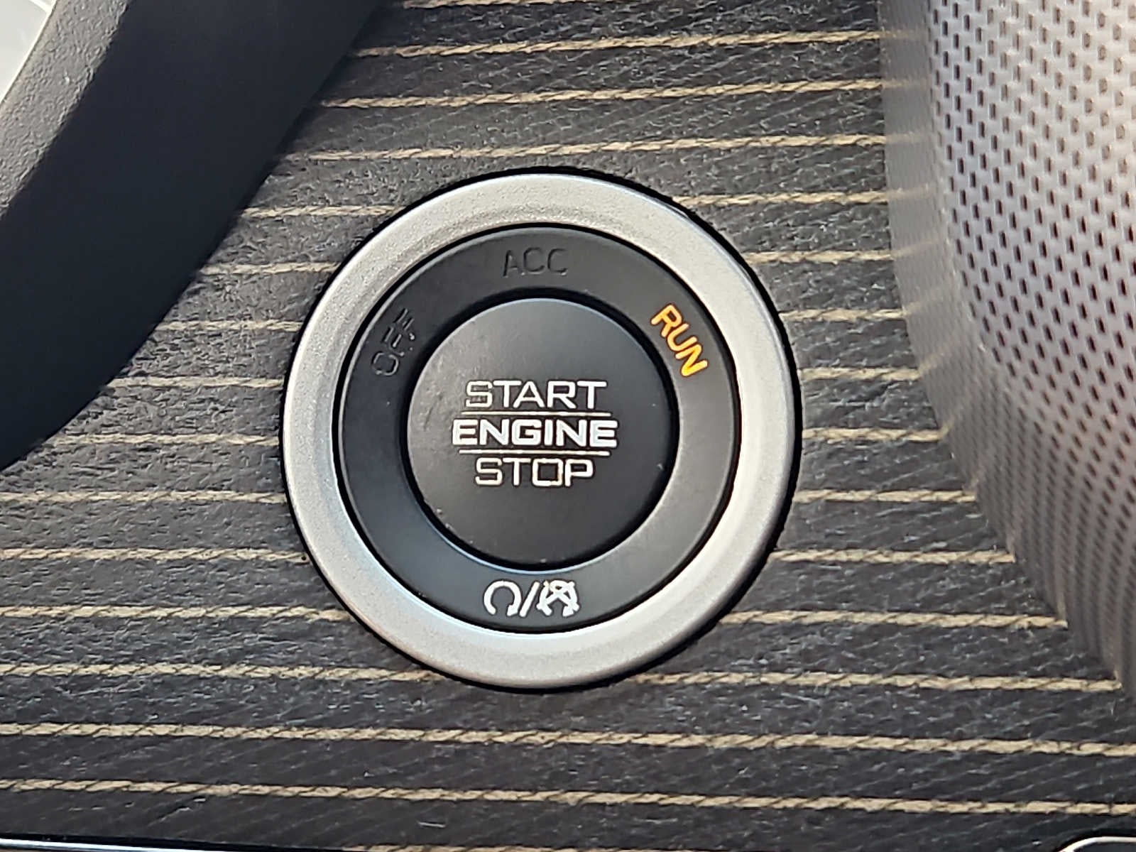 2020 RAM 1500 Limited Crew Cab 4x4 5'7" Box