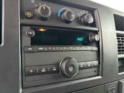 2025 Chevrolet Express Passenger 1LT