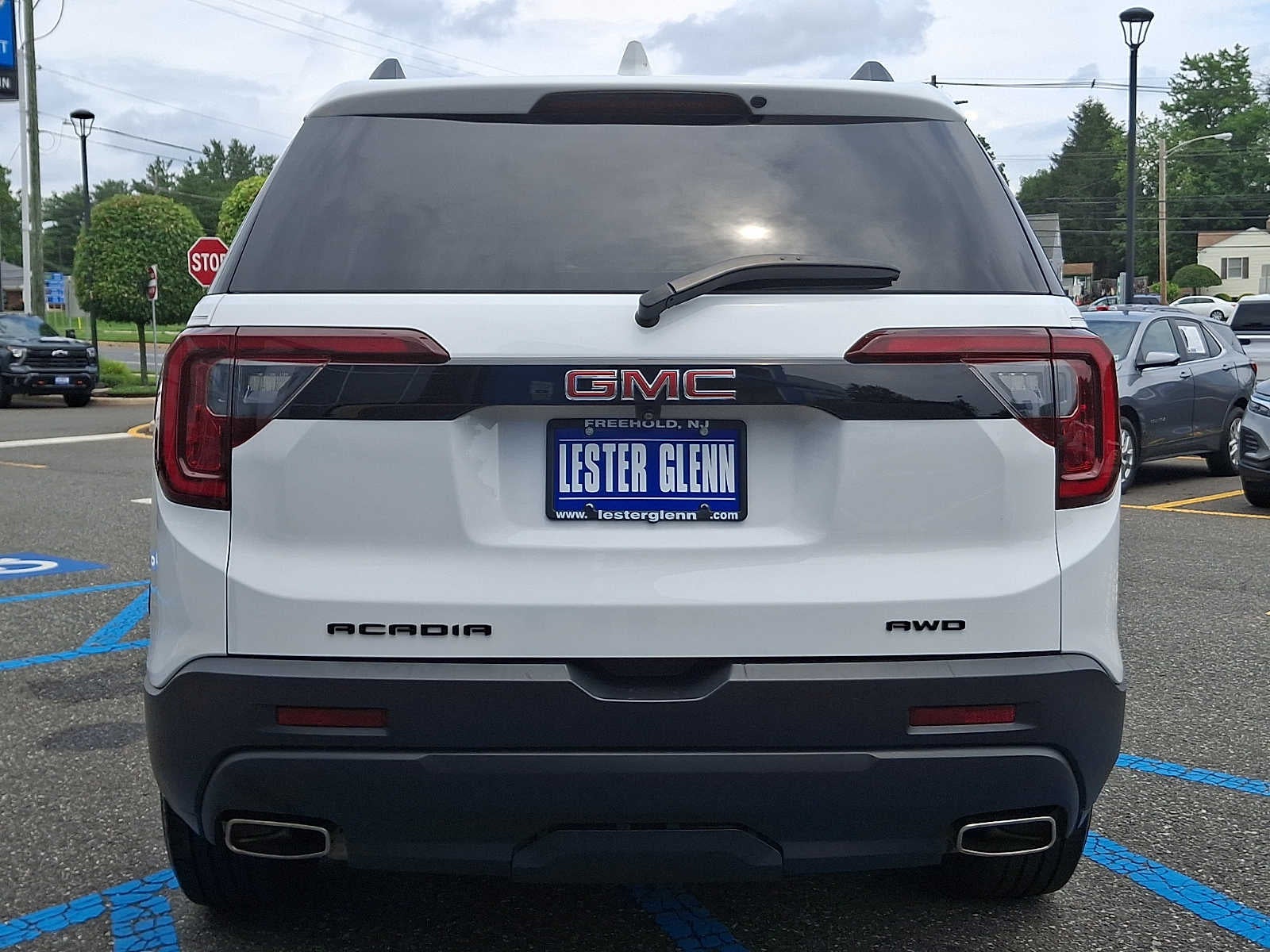 2023 GMC Acadia SLT